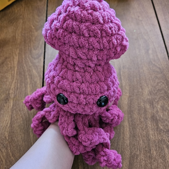 Crochet Pink Squid Amigurumi Doll - Picture 6 of 12